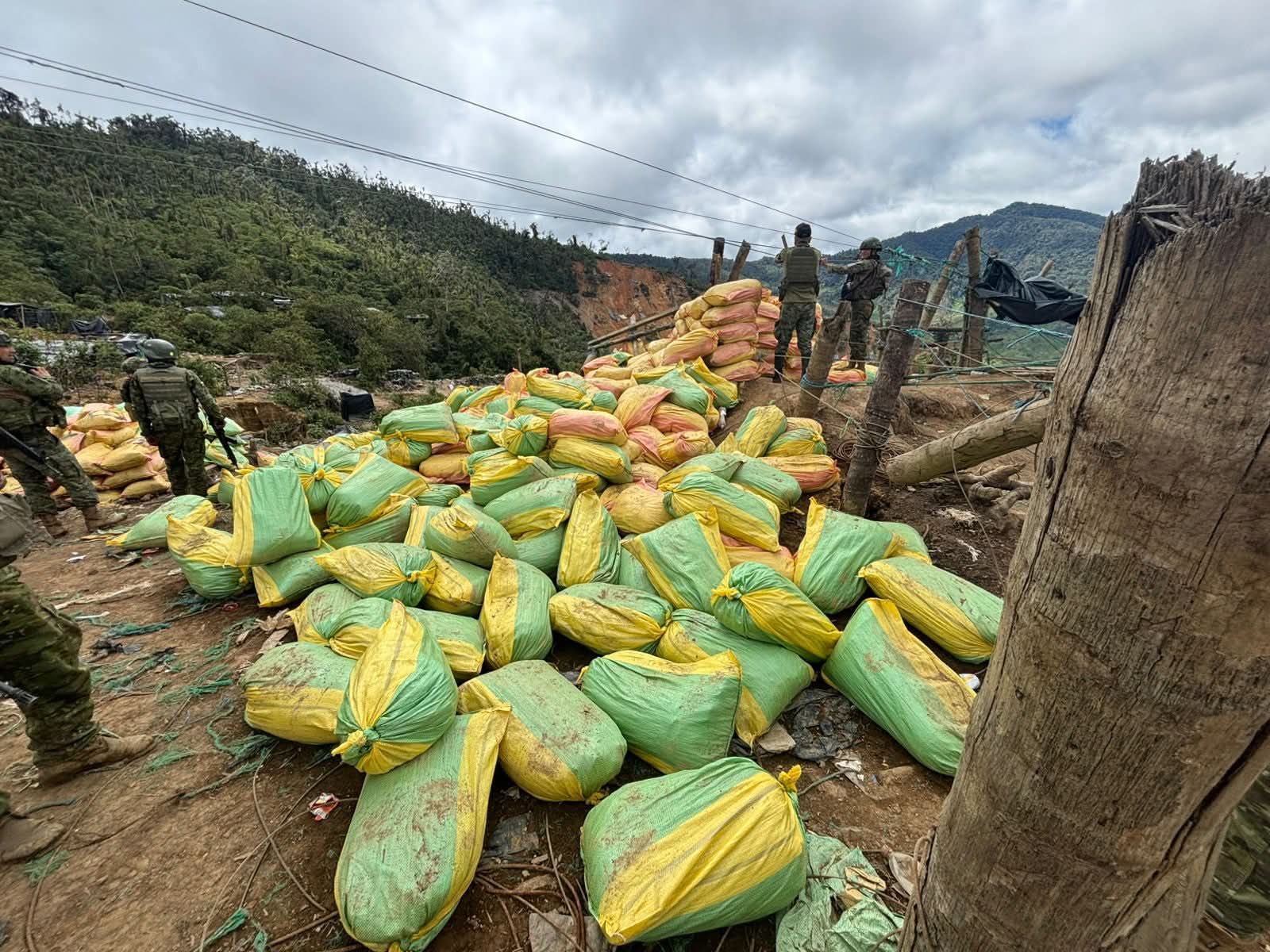FUERZAS ARMADAS MANTIENEN PRESIÓN SOBRE LA MINERÍA ILEGAL EN URCUQUÍ