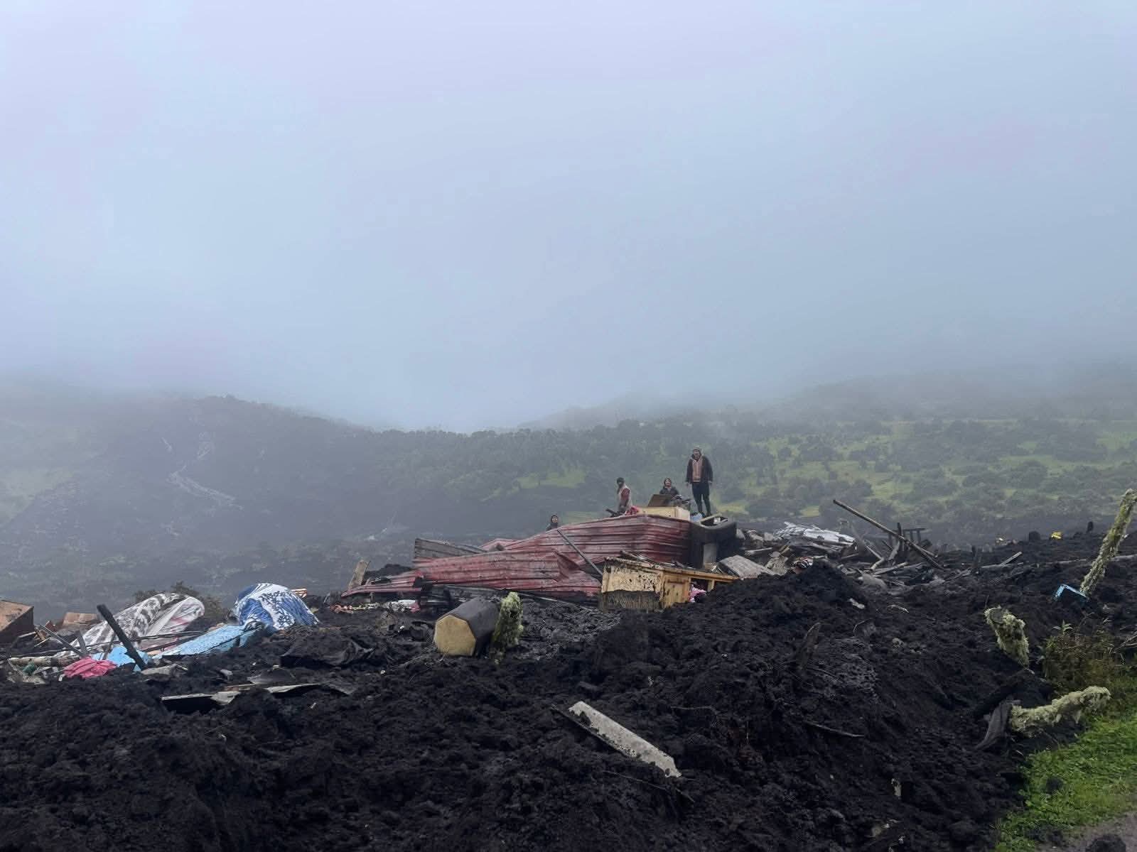 Aluvión en El Tambo deja caminos bloqueados y dos personas desaparecidas