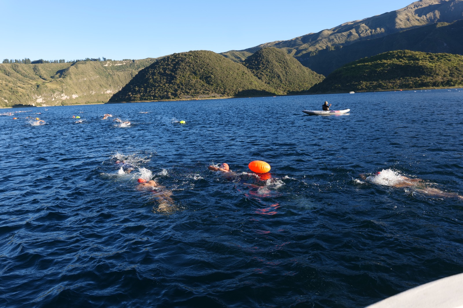 TRAVESÍA A LA LAGUNA CUICOCHA: UNA COMPETENCIA ÚNICA EN UN ESCENARIO VOLCÁNICO