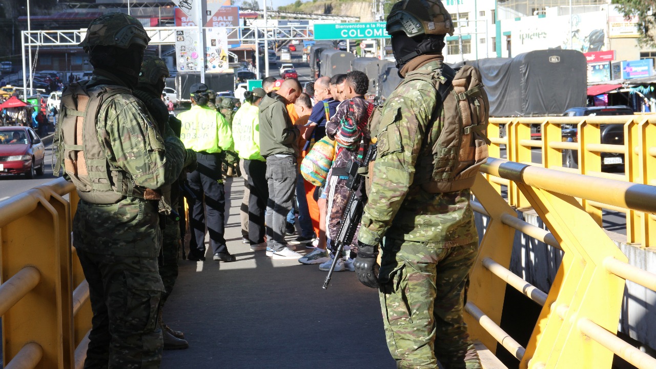 TRASLADO DE PRESOS COLOMBIANOS GENERA CAOS EN LA FRONTERA NORTE