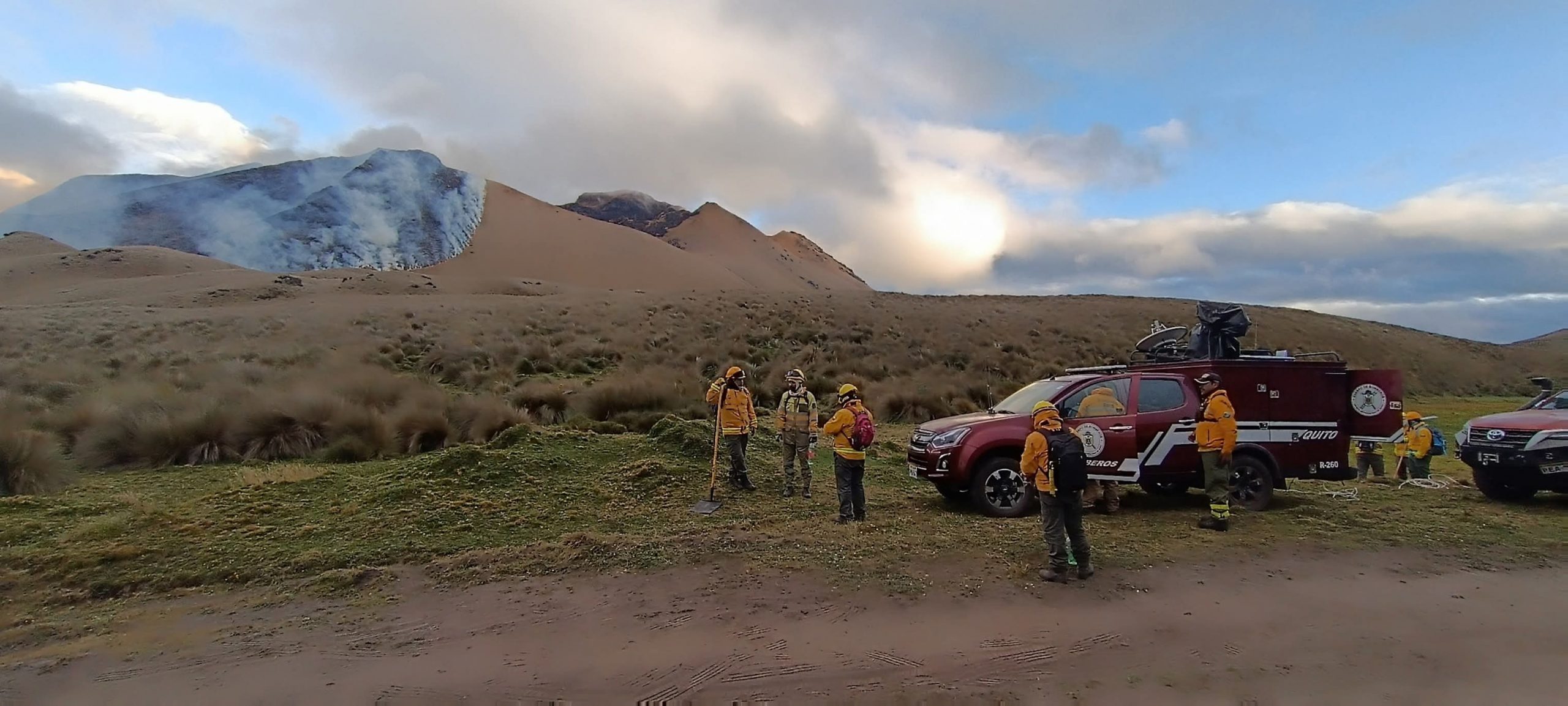BOMBEROS Y  GUARDAPARQUES VIGILAN EL PÁRAMO DE PIÑÁN, TRAS LIQUIDACIÓN DE INCENDIO FORESTAL