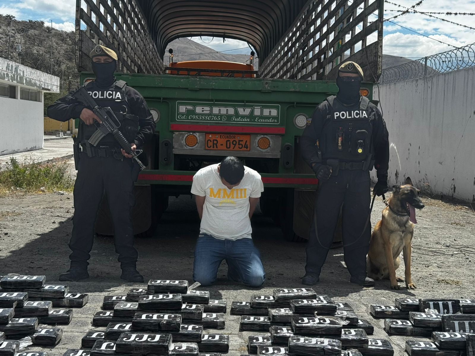 POLICÍA INCAUTA 650 KILOS DE COCAÍNA EN IMBABURA
