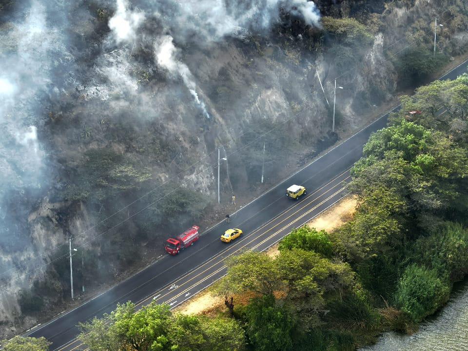 GRAVE DAÑO AMBIENTAL POR INCENDIO FORESTAL EN YAHUARCOCHA