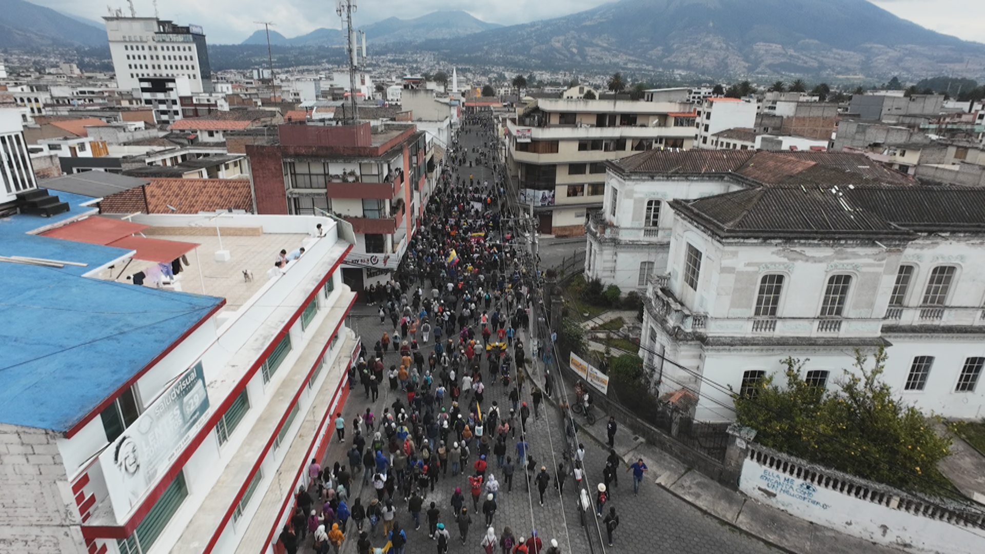 DOS MIL INDÍGENAS DE COTACACHI LLEGARON A IBARRA EN MEDIO DE TENSIÓN Y AMENAZAS