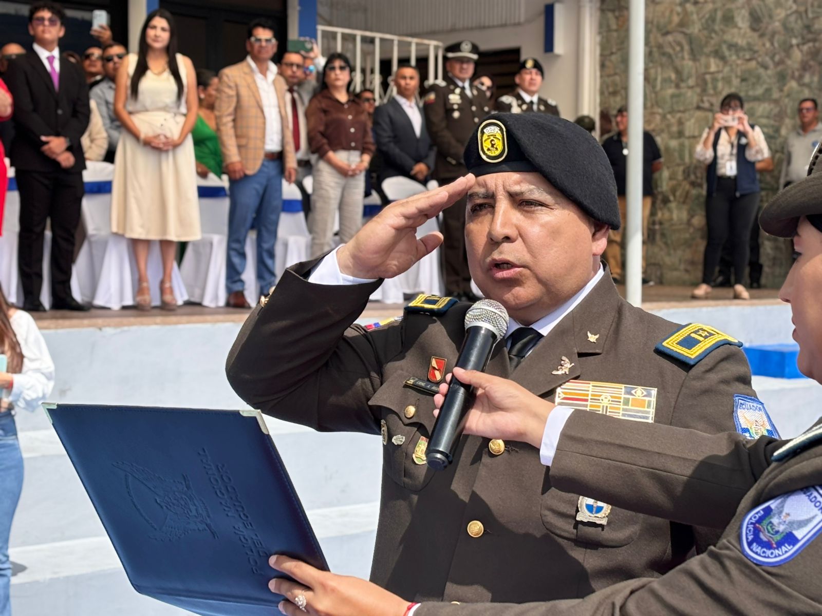 NUEVO COMANDANTE DE POLICÍA ASUME LA SUBZONA IMBABURA EN CEREMONIA OFICIAL