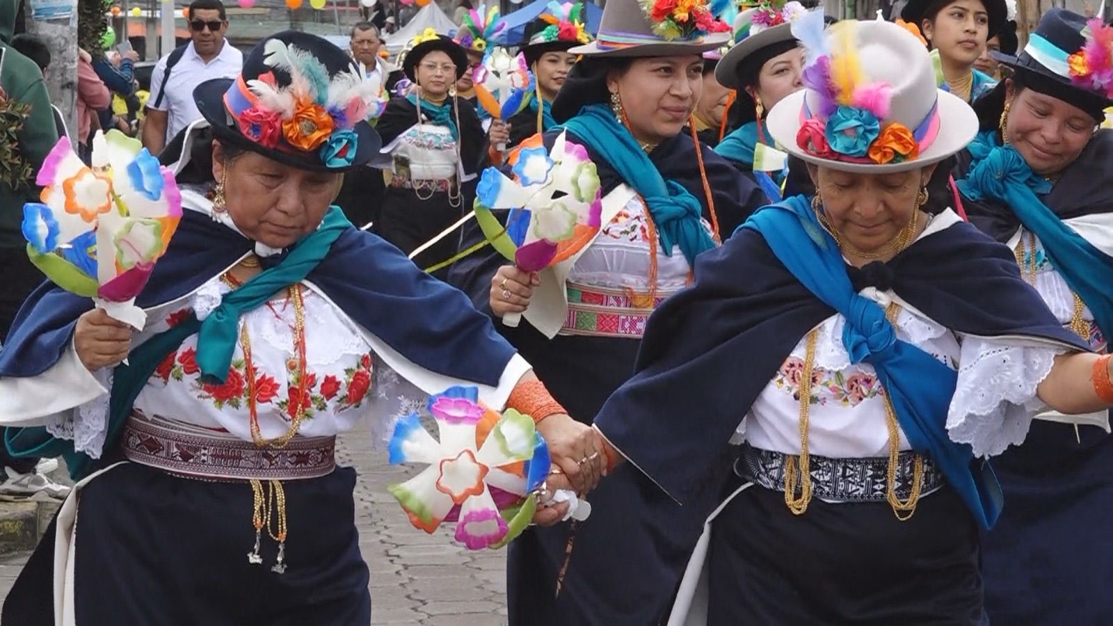 PAWKAR RAYMI: EL IMÁN QUE TRAE DE REGRESO A 20 MIL MINDALAES