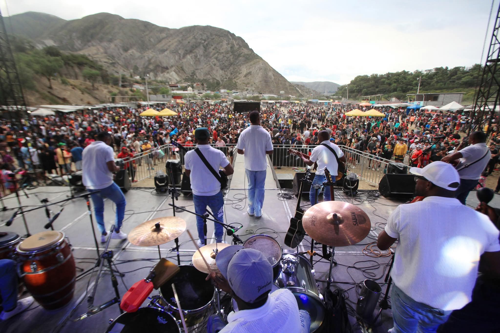 CARNAVAL DEL AMOR DEJÓ 4,5 MILLONES DE DÓLARES EN IBARRA Y MOVILIZÓ A 105.000 PERSONAS