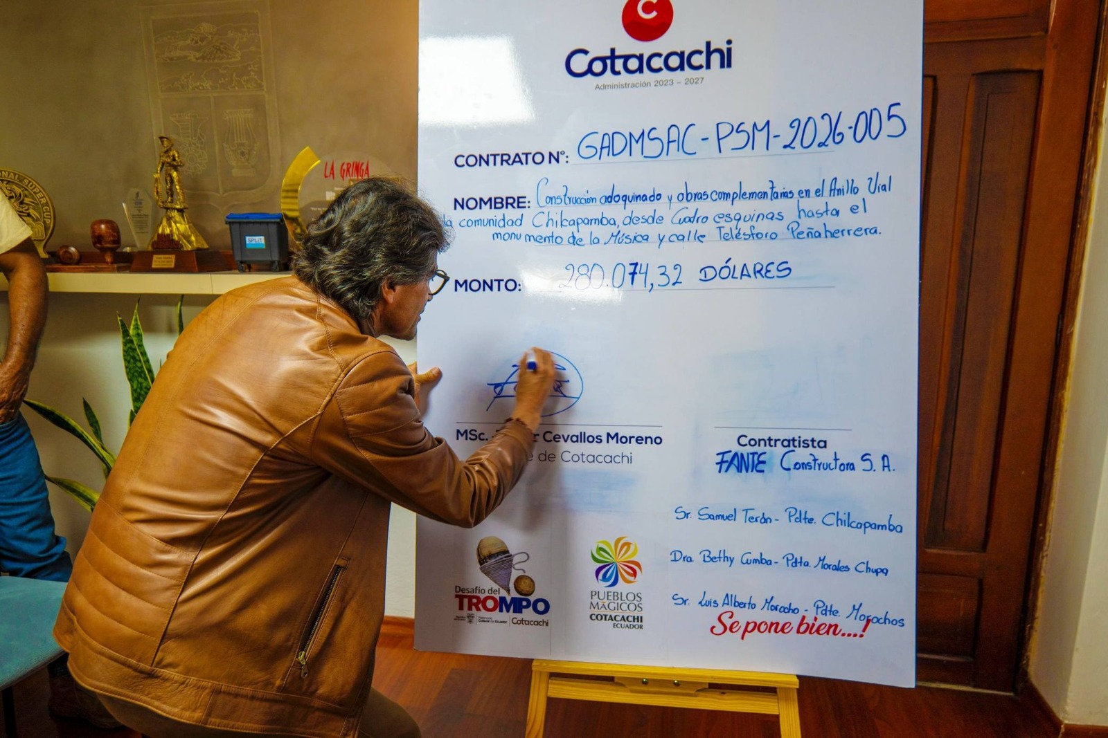 ANILLO VIAL DE CHILCAPAMBA ENTRA EN EJECUCIÓN TRAS FIRMA DE CONTRATO