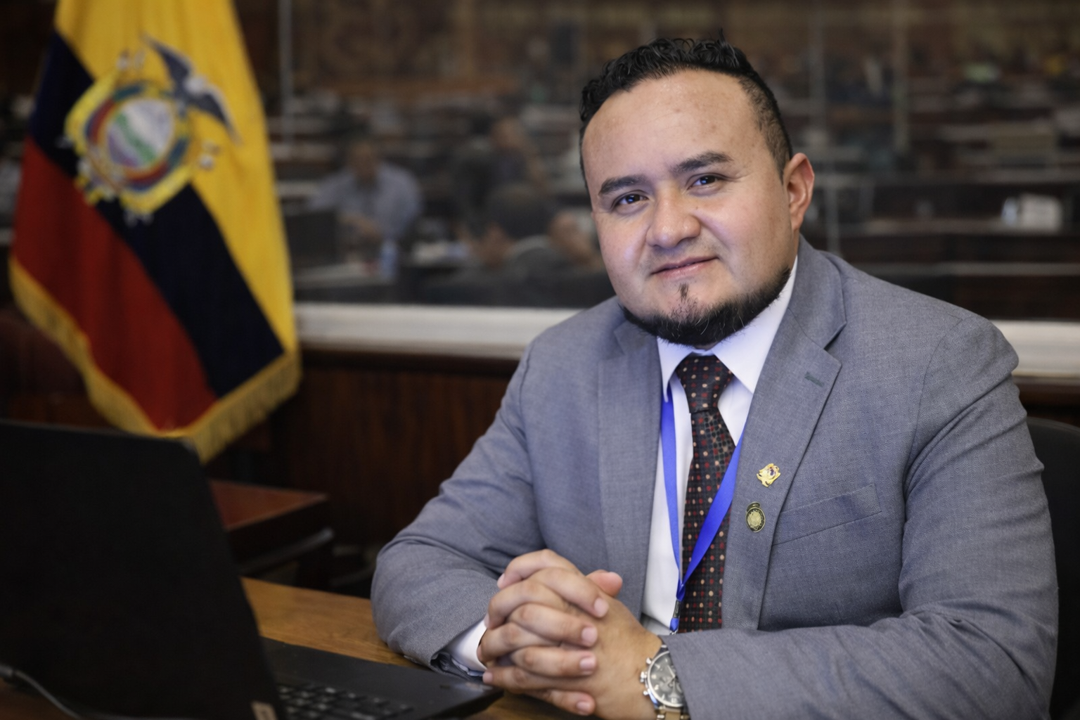 ASAMBLEÍSTA CRISTIAN BENAVIDES RESPALDA REFORMA AL COOTAD Y ADMITE COSTO POLÍTICO POR SU VOTO