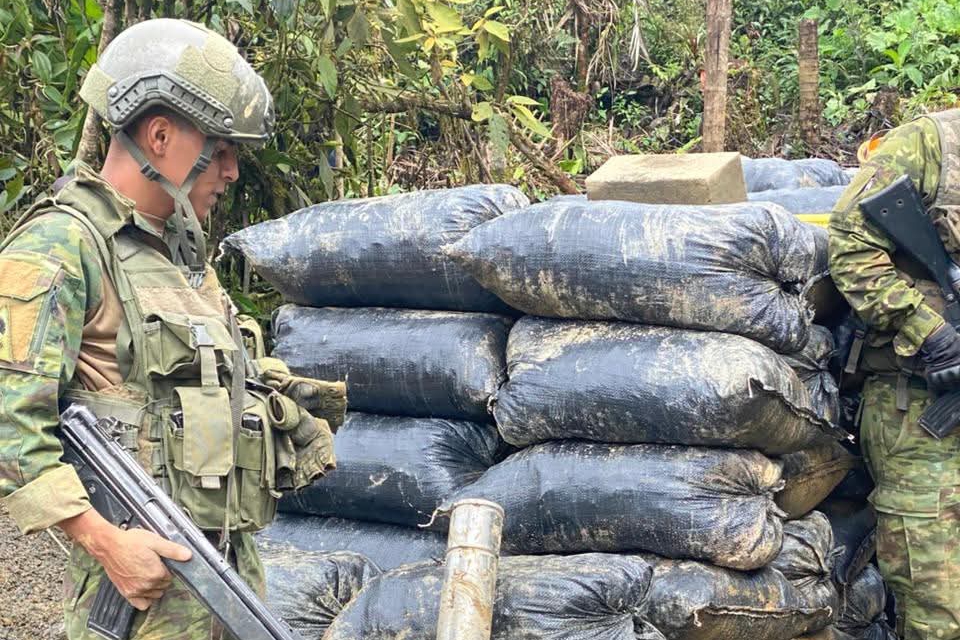 EJÉRCITO INHABILITA INFRAESTRUCTURA DE MINERÍA ILEGAL EN LA ZONA MINERA NORTE