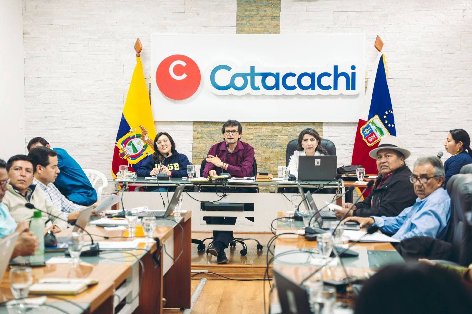 CONCEJO MUNICIPAL DE COTACACHI DA LUZ VERDE AL SISTEMA DE PARQUEO ROTATIVO