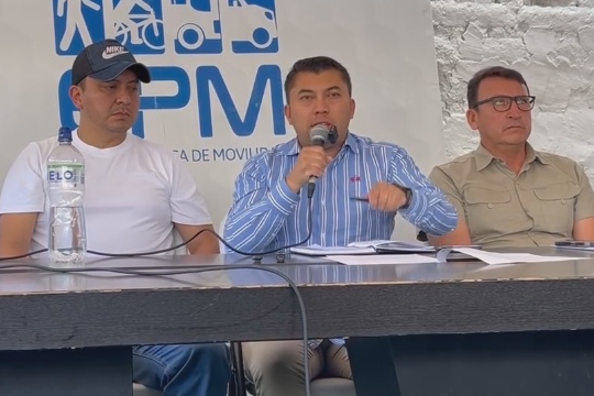 GERENTE DE MOVIDELNOR ACUSÓ AL RÉGIMEN DE DANIEL NOBOA DE “INVENTAR JUICIOS” EN MEDIO DE PROTESTA EN SU CONTRA