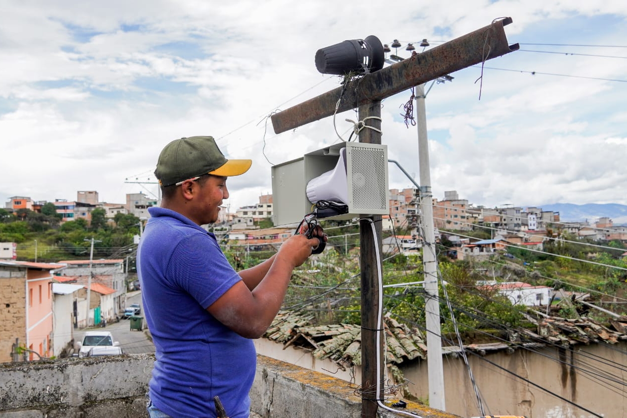 PIMAMPIRO INSTALA CINCO SISTEMAS DE ALARMAS COMUNITARIAS Y ACTIVA RED VECINAL DE SEGURIDAD