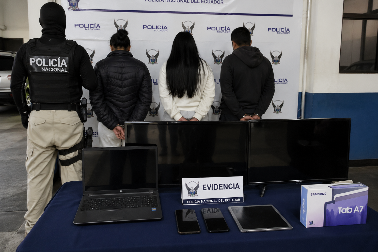 TRES APREHENDIDOS EN TABACUNDO TRAS ROBO A DOMICILIO EN IBARRA