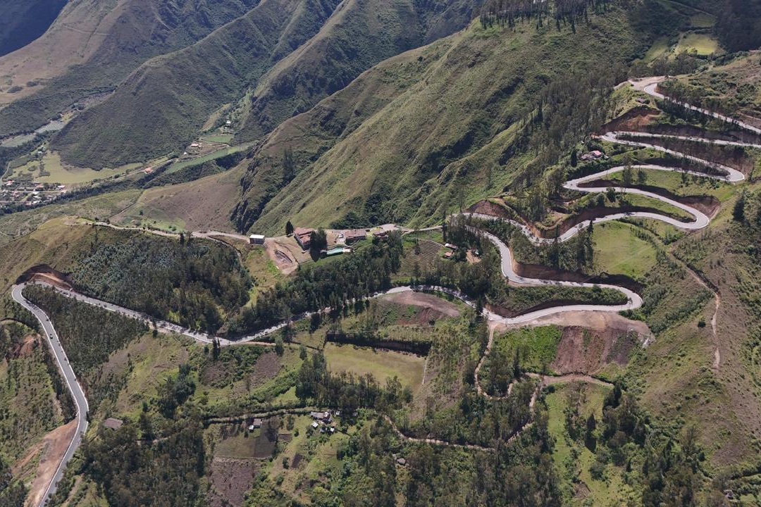 ASFALTADO DE 6 KILÓMETROS ENTRE EL ARCÁNGEL Y YURACRUCITO SE CULMINARÁ EN MAYO