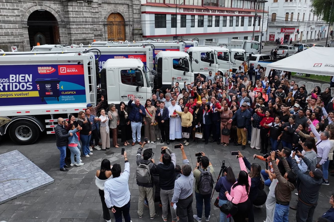 NUEVA FLOTA Y 1.220 CONTENEDORES BUSCAN MEJORAR LA RECOLECCIÓN DE DESECHOS EN IBARRA