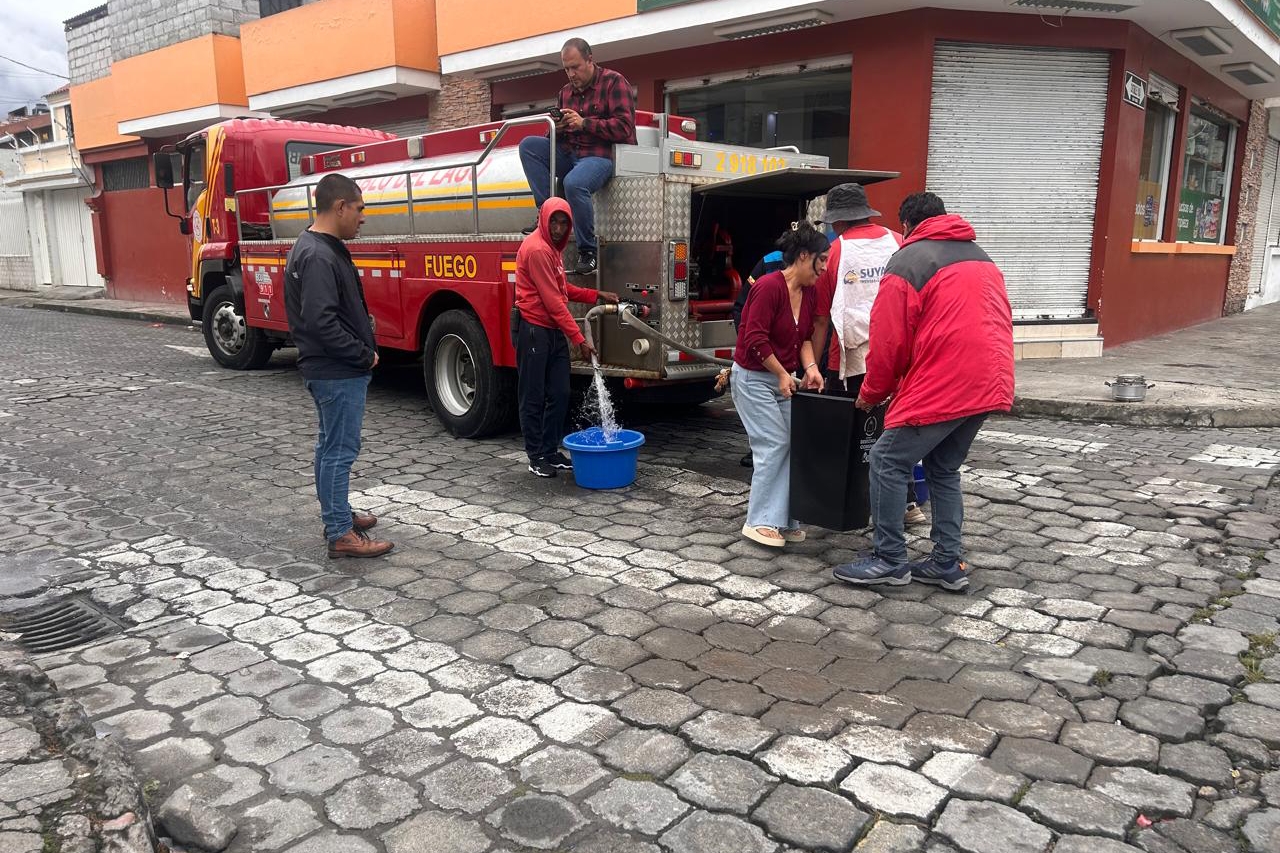 CRISIS DE AGUA EN OTAVALO CUMPLE 5 DÍAS: 30 SECTORES AFECTADOS Y EL COE ACTIVA MEDIDAS DE EMERGENCIA